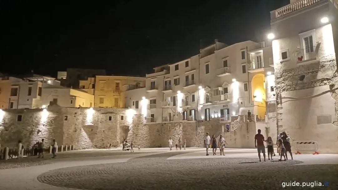 vieste, historic center in the evening
