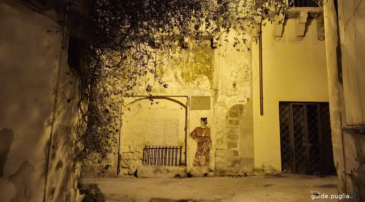 murales, strade taranto vecchia, centro storico