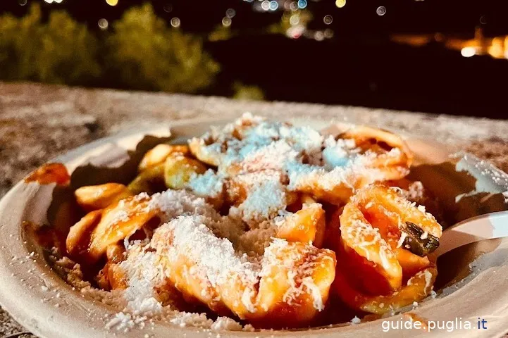 The Sagra dei Vecchi Tempi, orecchiette with sauce, Apulian cuisine