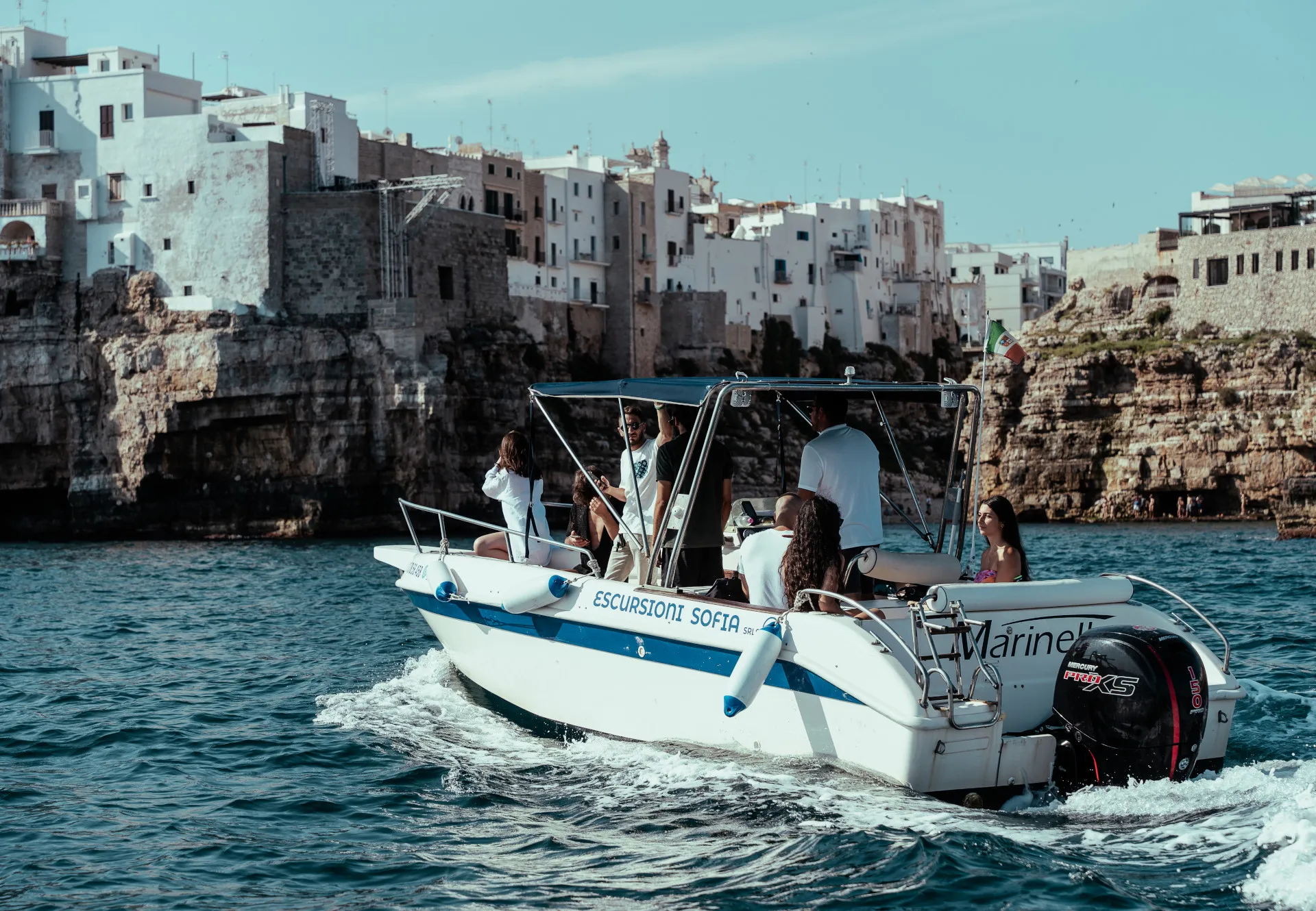 Scopri le Grotte di Polignano a Mare con Sofia Escursioni