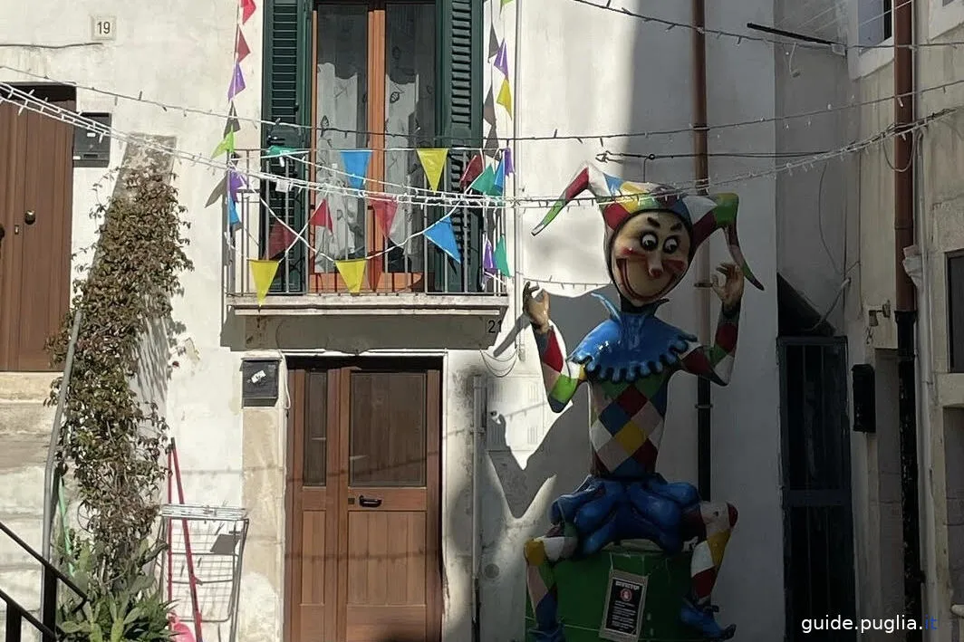 putignano farinella, decorazioni in strada