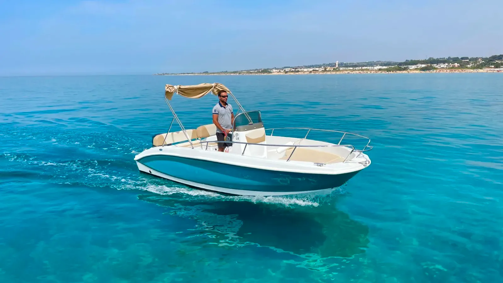 Noleggio Barca per 7 a Leuca, mezza giornata, no patente nautica