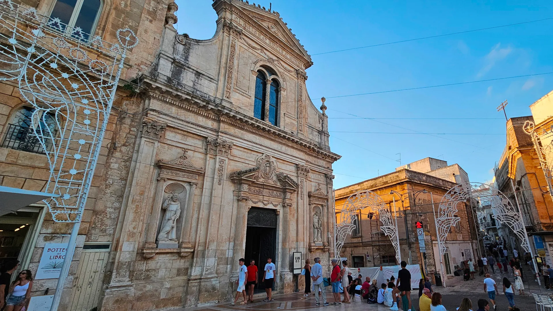 Chiesa San Francesco d'Assisi nel centro storico di Ostuni