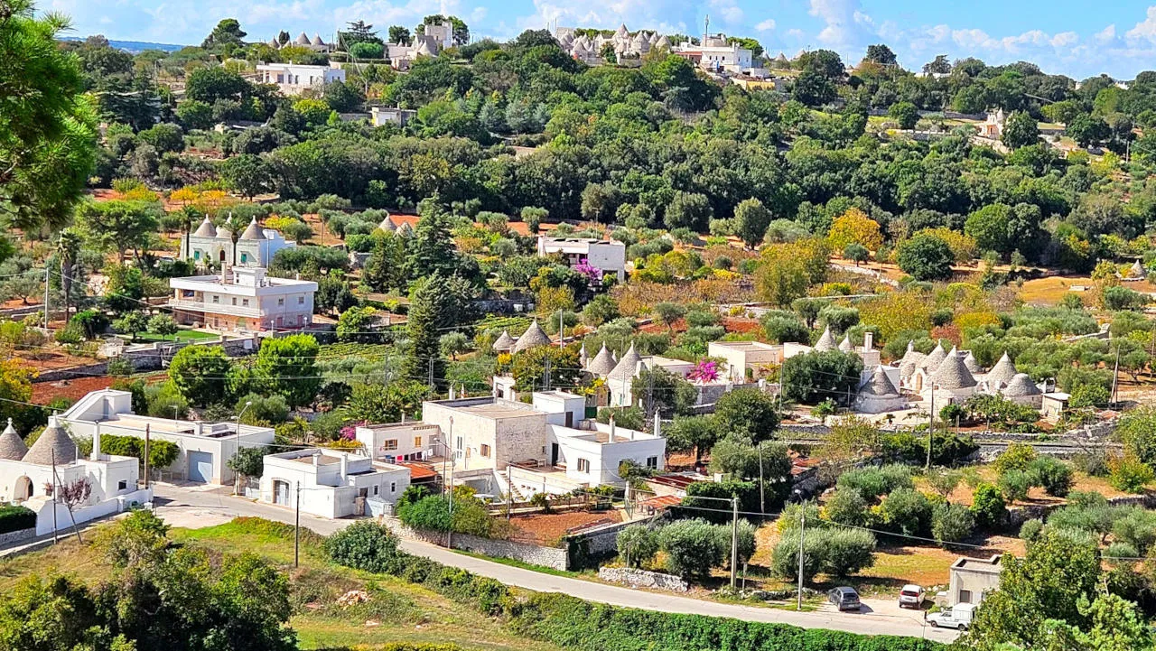 Visita Guidata Alberobello e Locorotondo da Ostuni con Trasporto