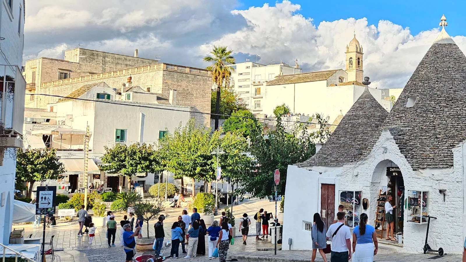 Alberobello, Via Monte S.Michele im Monti-Viertel im historischen Zentrum