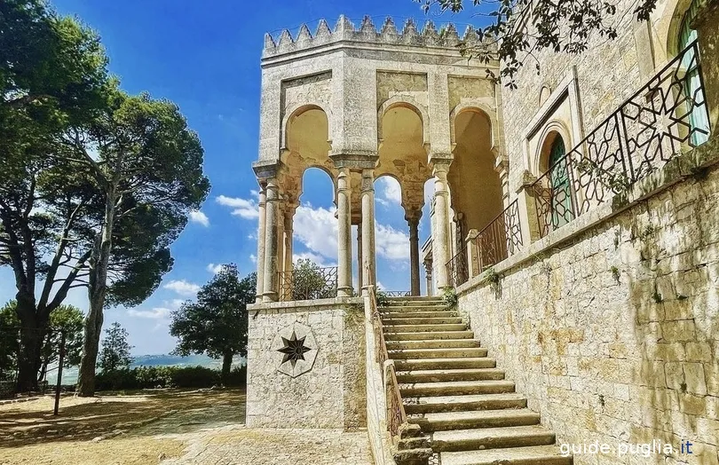 minaret, forêt de Fasano