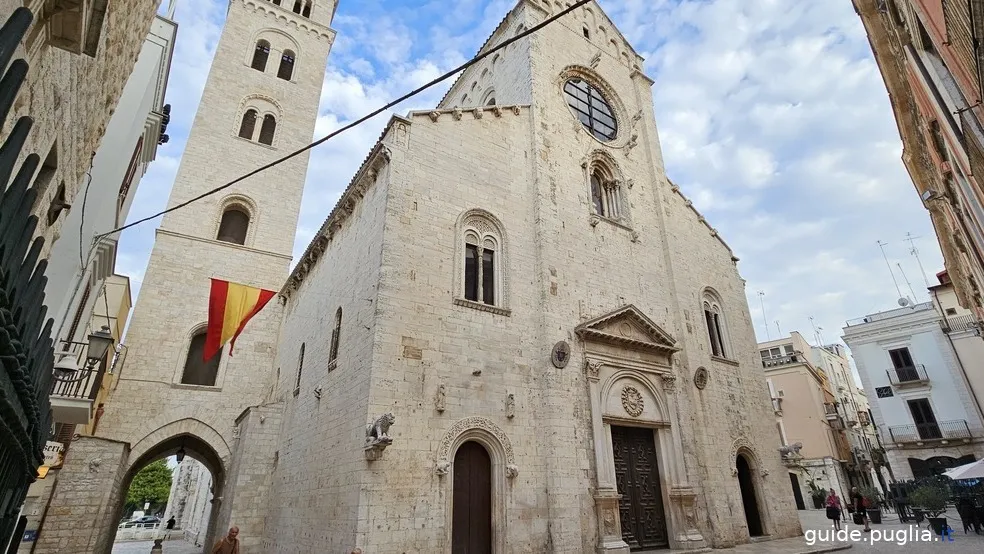 Cathédrale de Santa Maria Maggiore de Barletta, façade