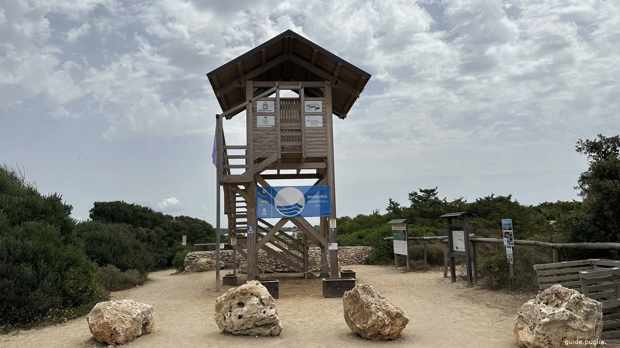 Tour d'observation des oiseaux Salina dei Monaci