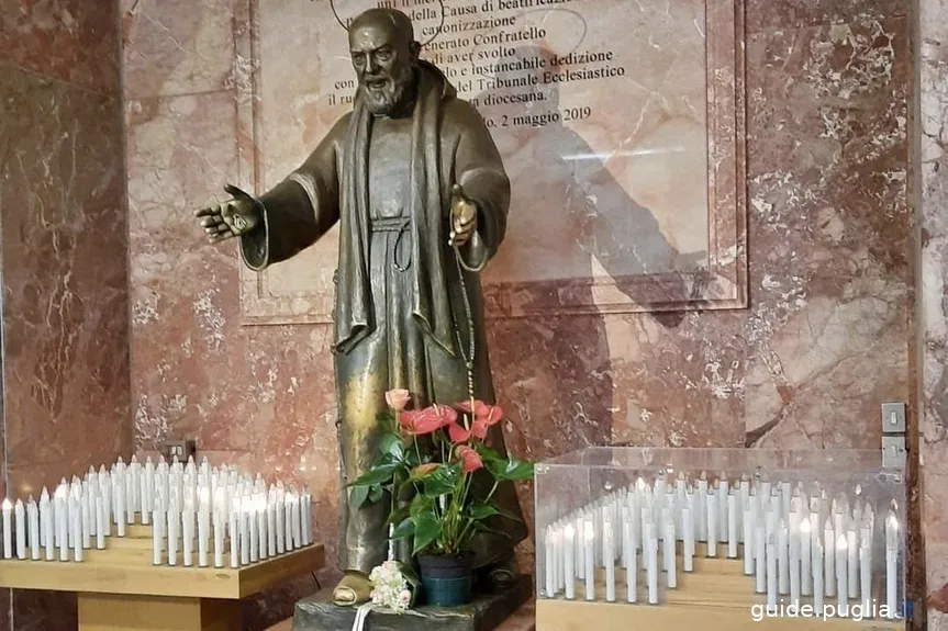 statua padre pio