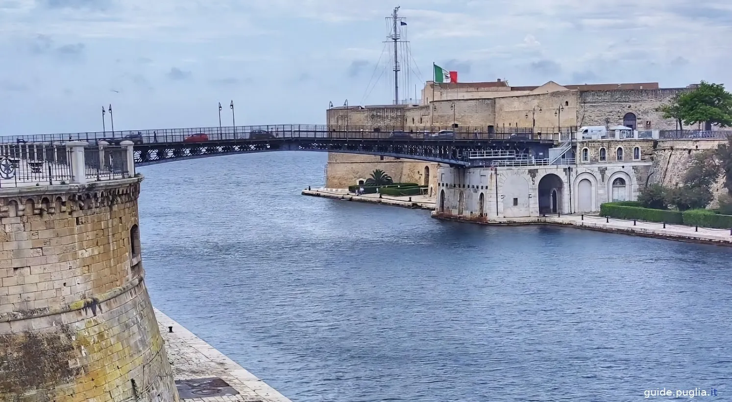 ponte girevole, castello aragonese, taranto