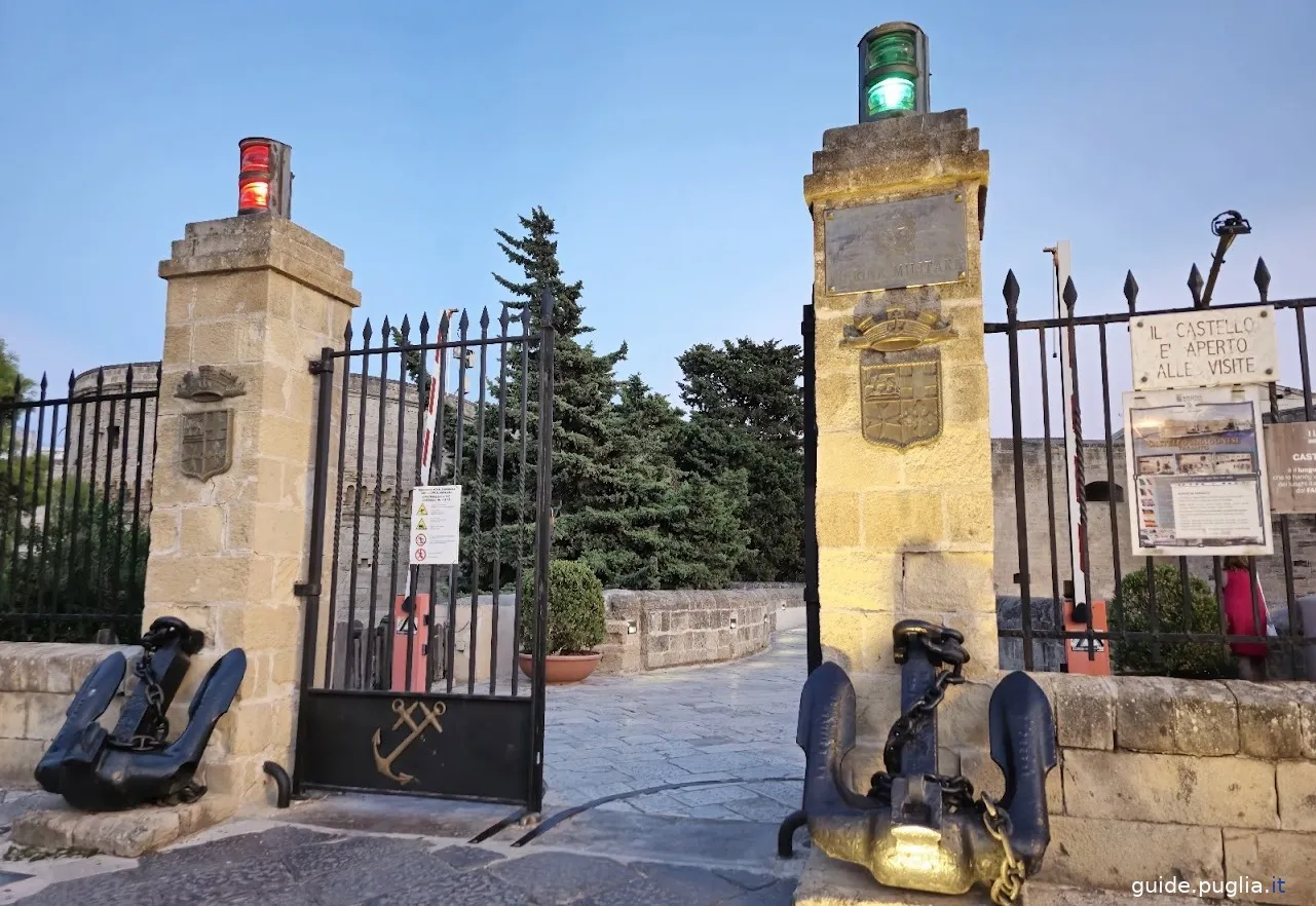 entrance to the Aragonese castle of Taranto