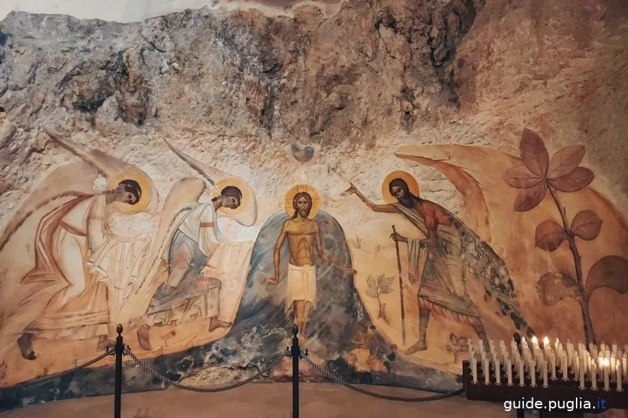 Santuario di San Michele Arcangelo, interno grotta, dipinto, Monte Sant'Angelo