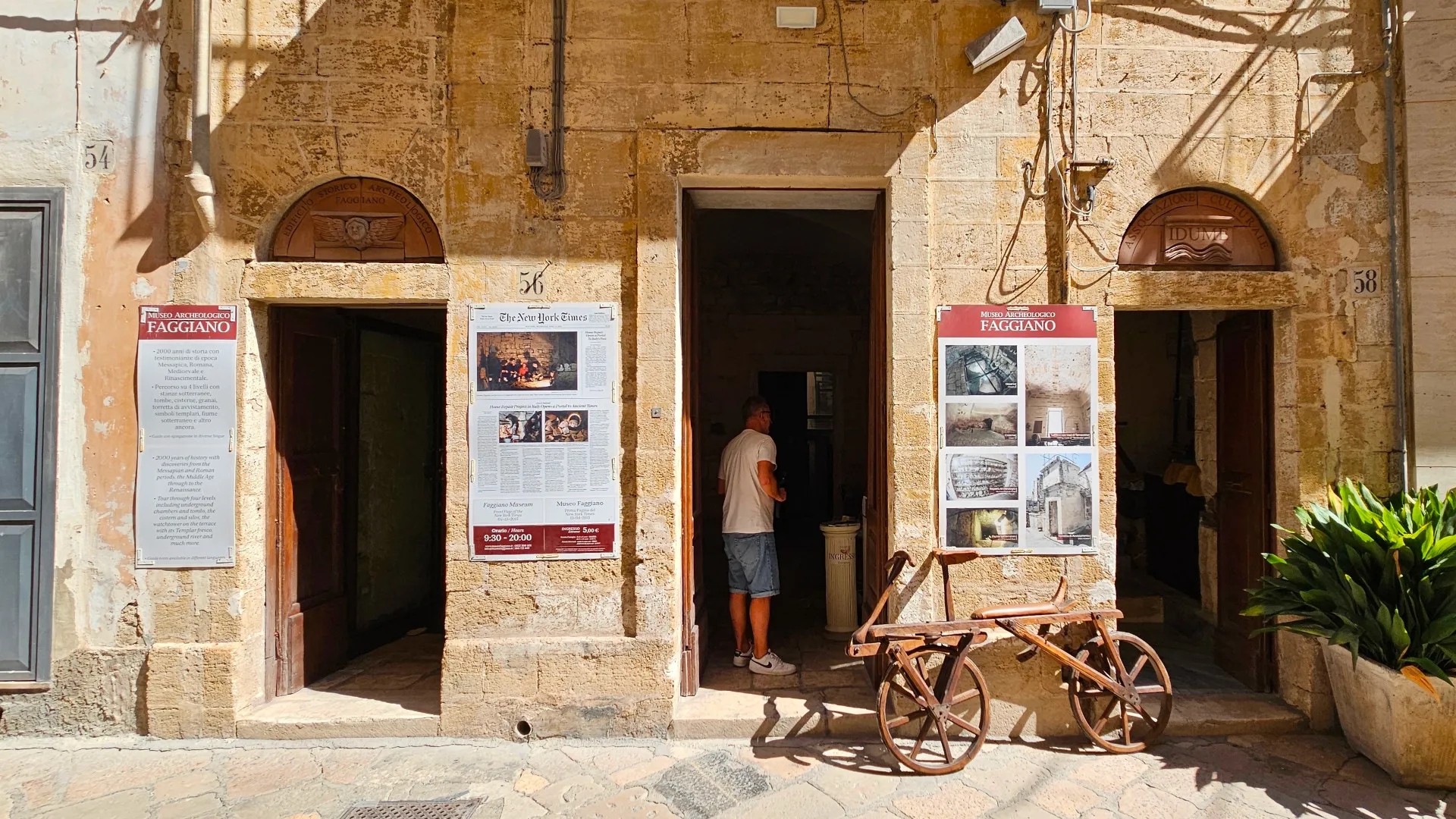 Lecce, entrée du musée Faggiano