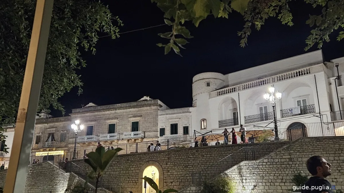 madonnina bridge, cisternino at night