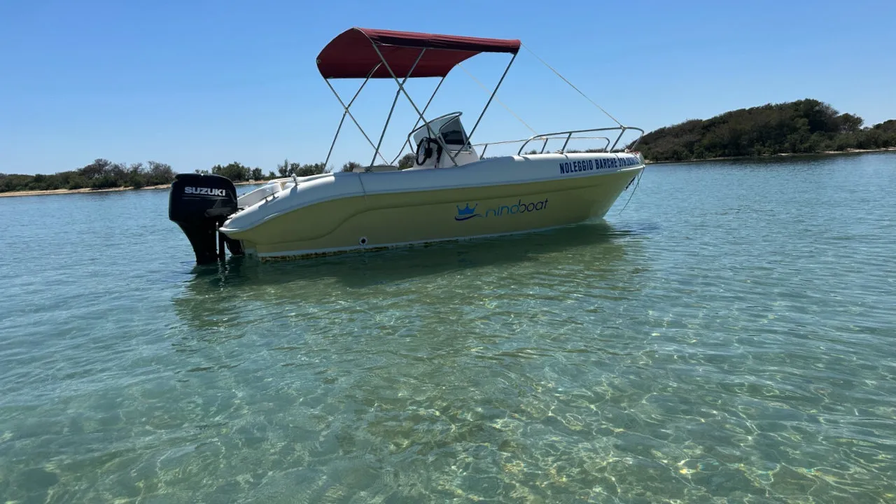 Noleggio barca a Porto Cesareo di mattina