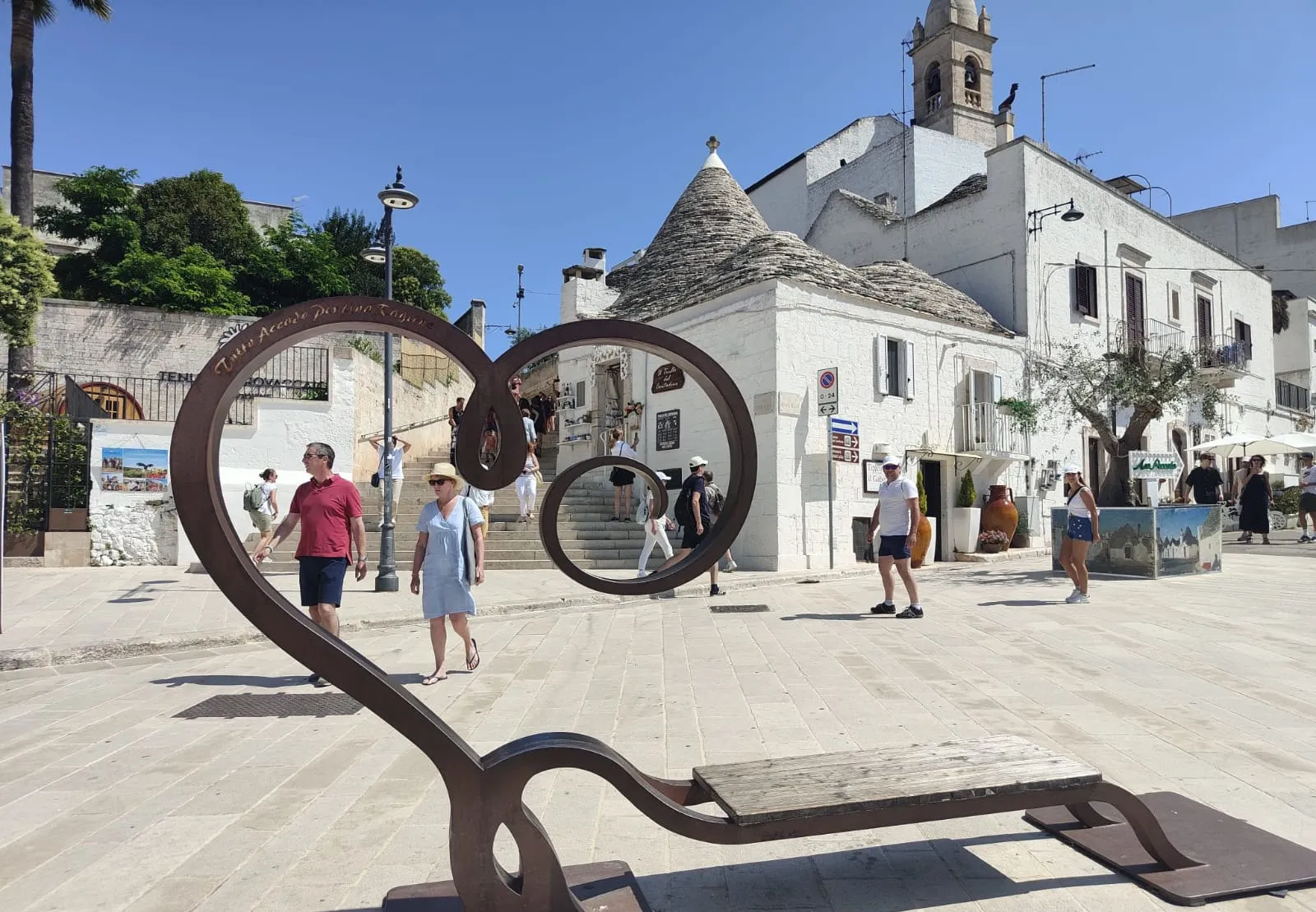 Da Brindisi: Tour di Alberobello, Locorotondo e Ostuni con Degustazione Inclusa