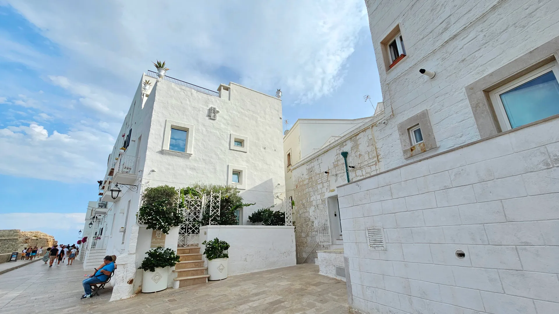 Apartments for rent on the Monopoli seafront, in the historic center 