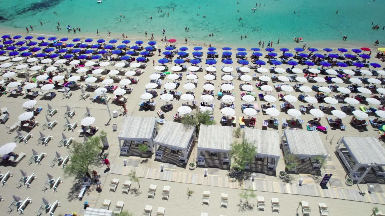 Punta Prosciutto, Strandbad mit Dienstleistungen am Strand