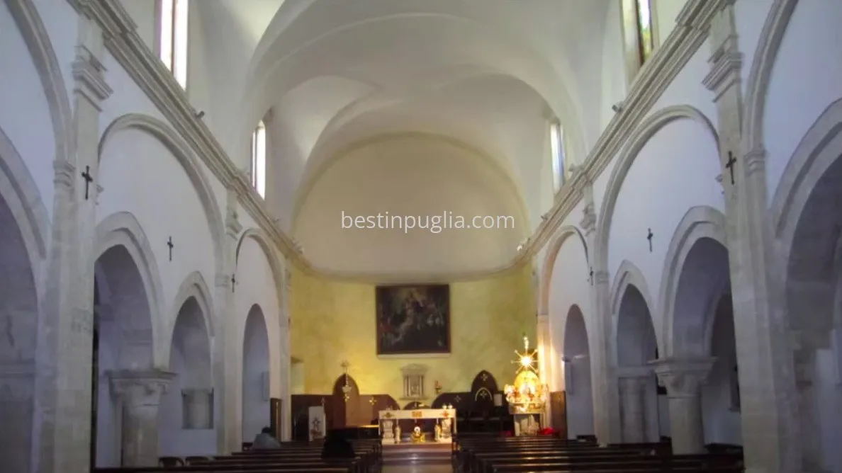 Chiesa di Sant'Antonio da Padova a Martina Franca, vista interna altare
