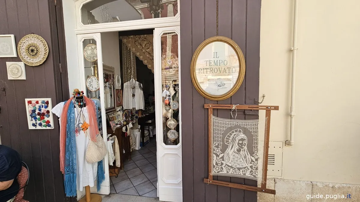 local crafts, shop, locorotondo