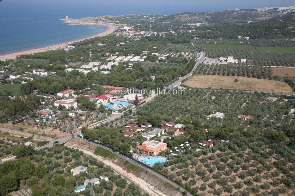 Villaggio Club Degli Ulivi, vista aerea sul Mar Adriatico