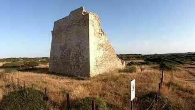 Torre Pozzella, oasi incontaminata, mare cristallino.