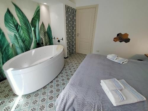 Sonnino Suite jacuzzi apartment