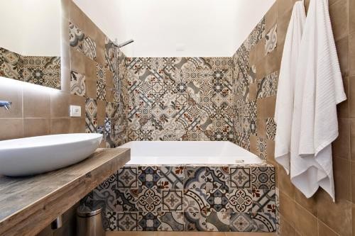 Palazzo San Lazzaro - Jacuzzi Rooms & Suites SIT